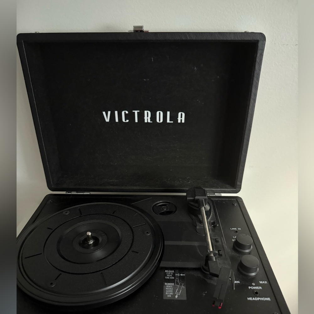 Victrola Black Turntable